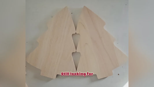 Solid Wooden Christmas Tree-Shaped Chopping Board – Custom Engraving